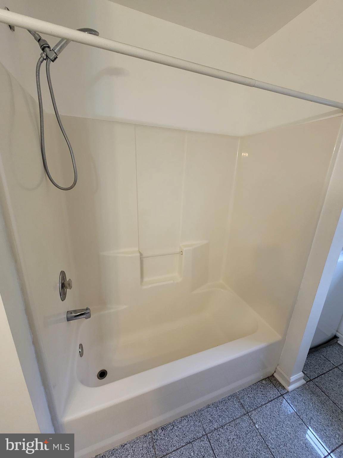 BERRY HILL MANOR - Residential Lease