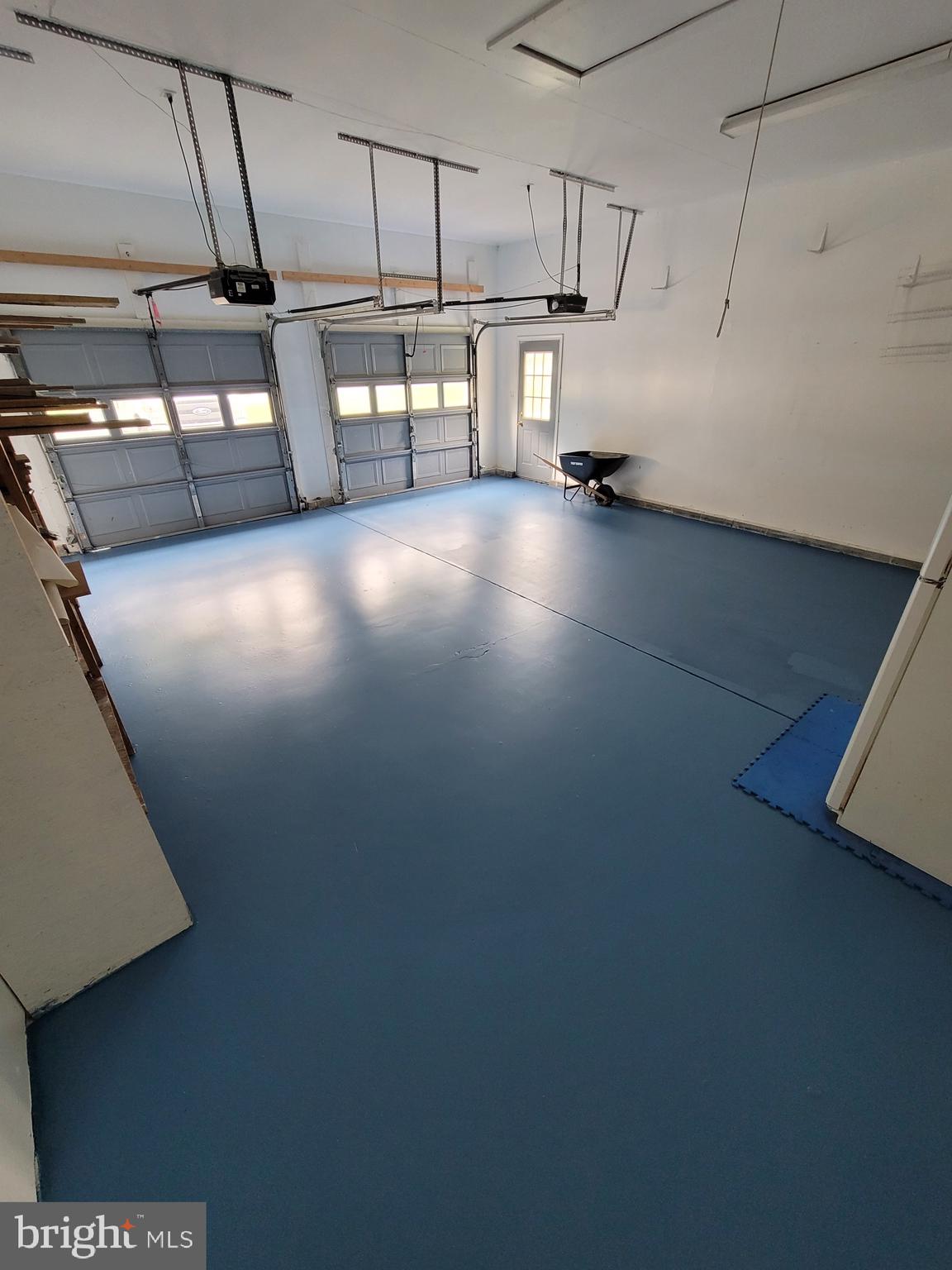 BERRY HILL MANOR - Residential Lease