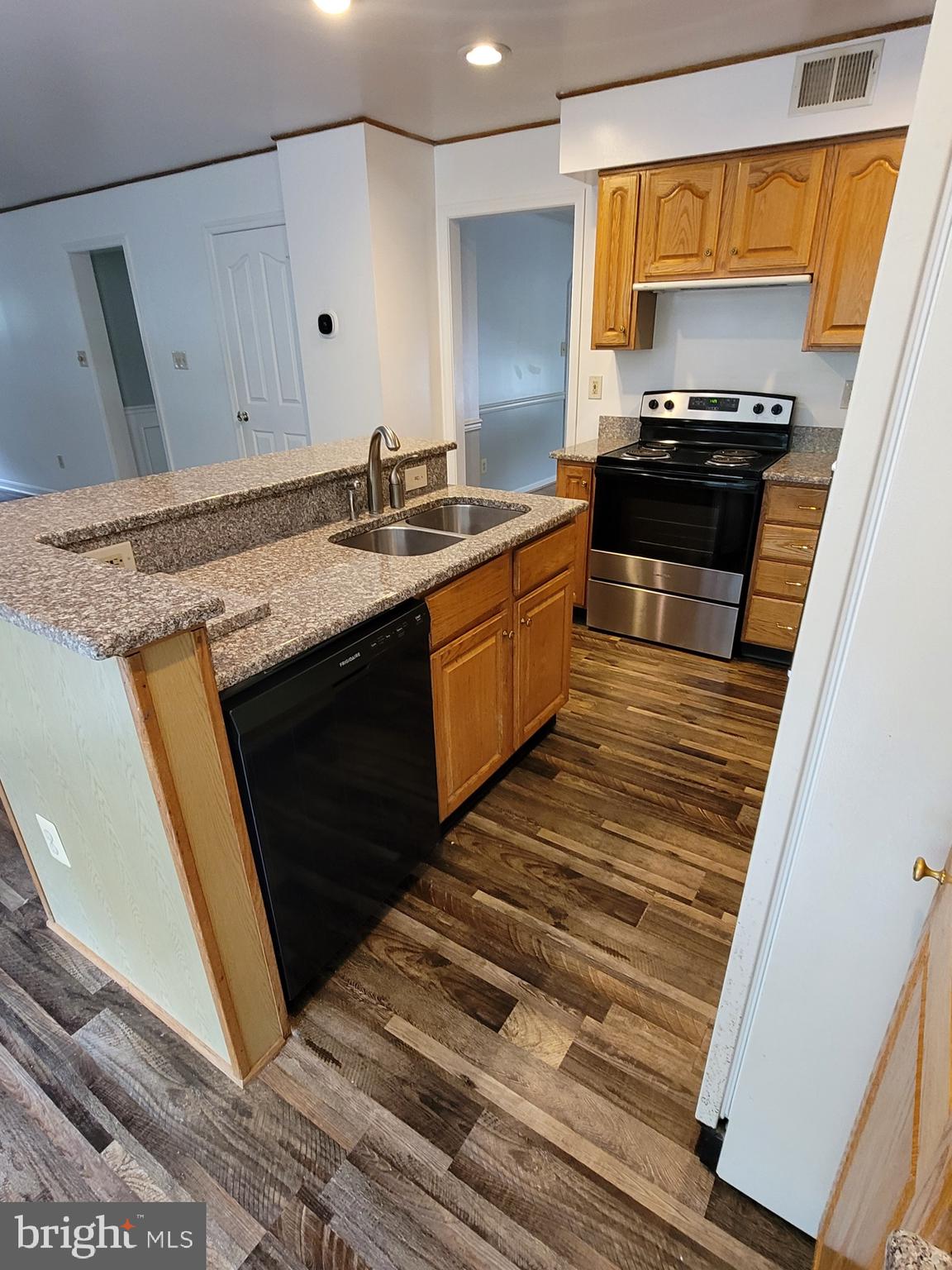 BERRY HILL MANOR - Residential Lease