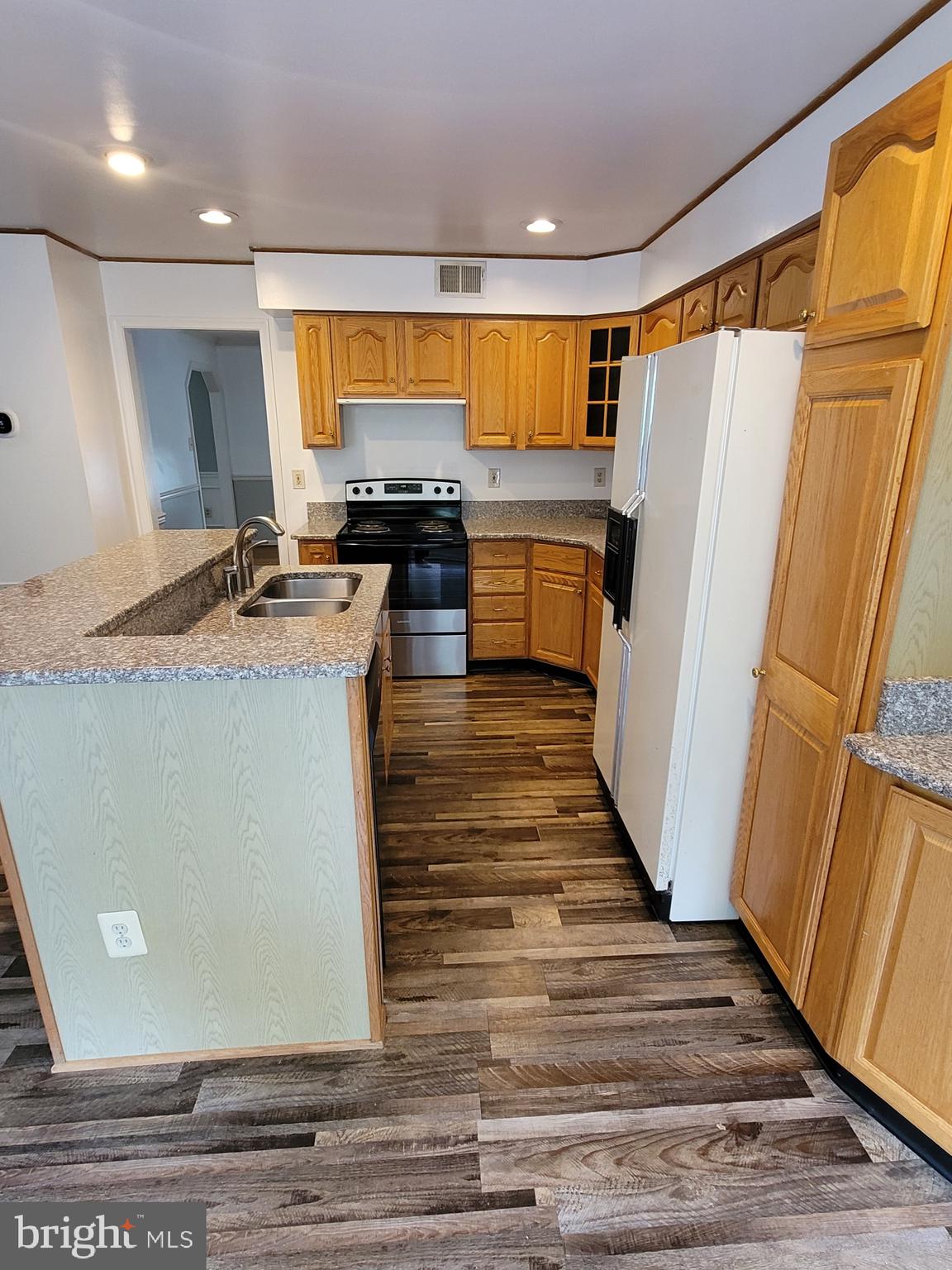 BERRY HILL MANOR - Residential Lease