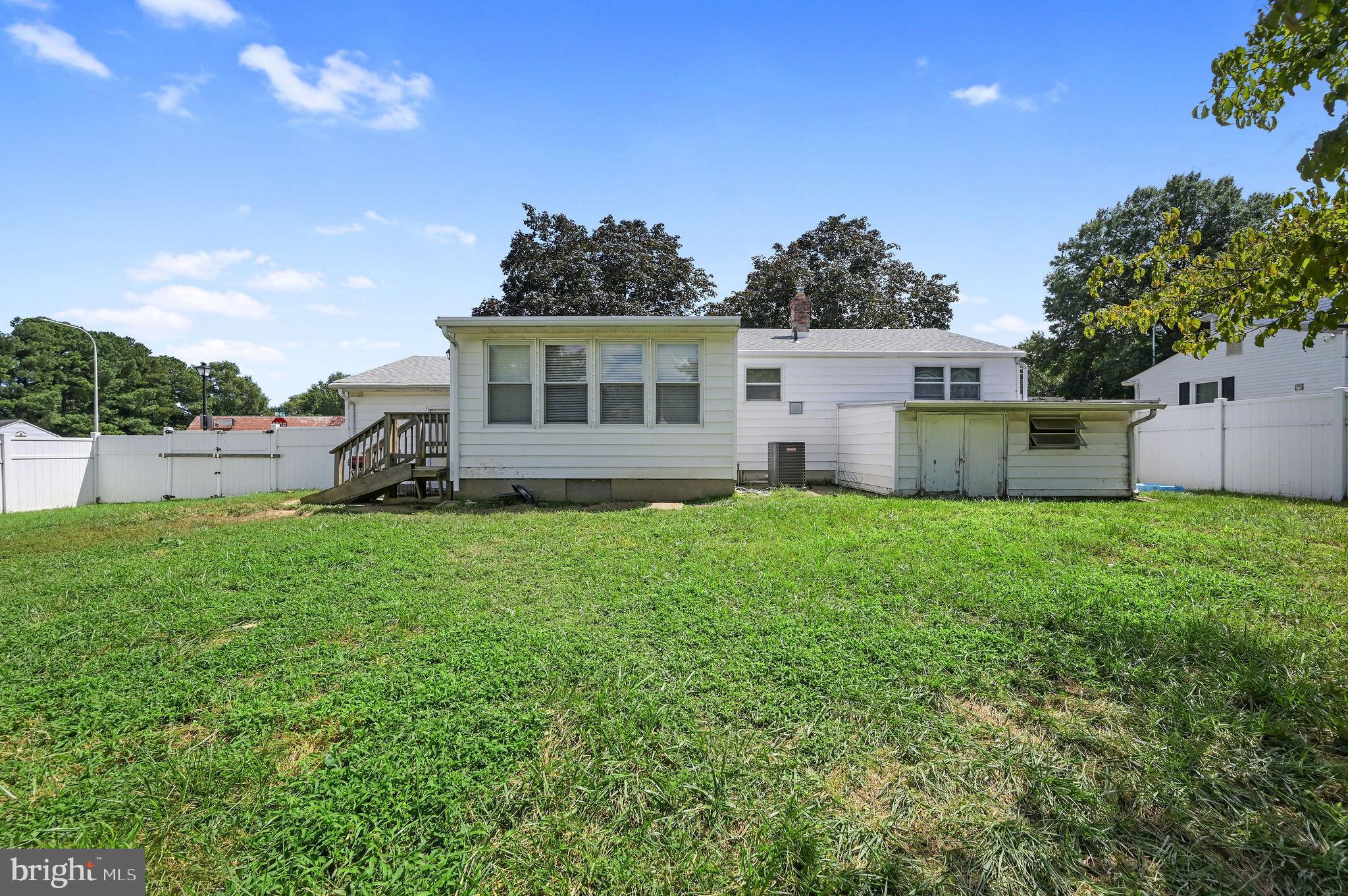 1105 WHITE OAK ROAD