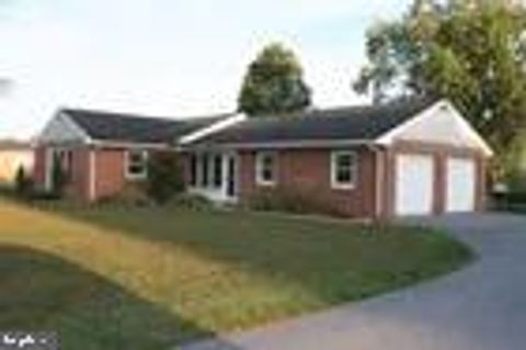 747 BRUCE AVENUE MOUNT JOY PA 17552