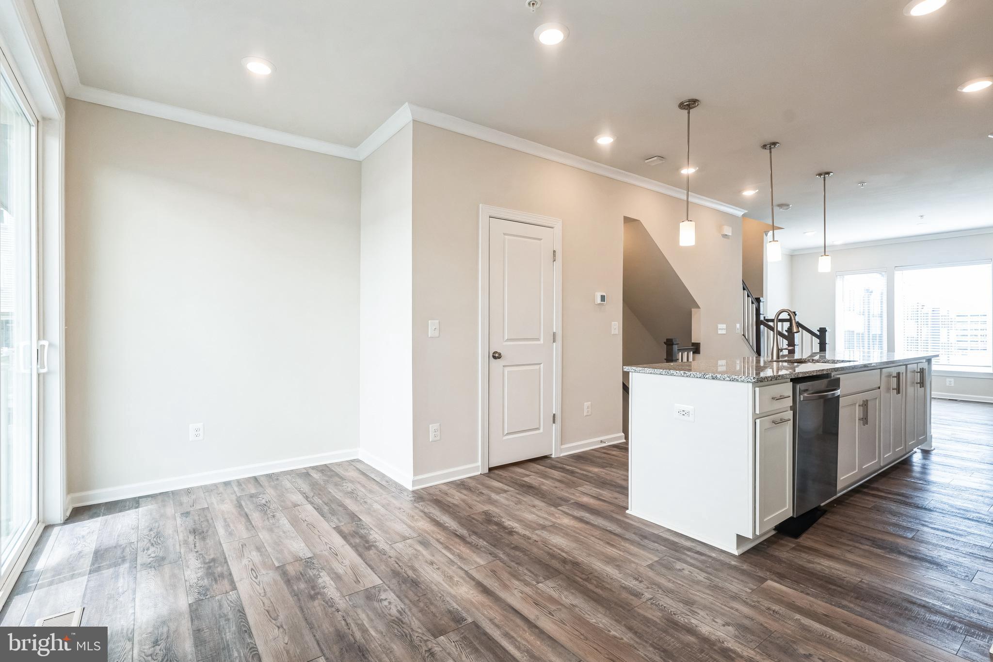 8161 TOMPKINS