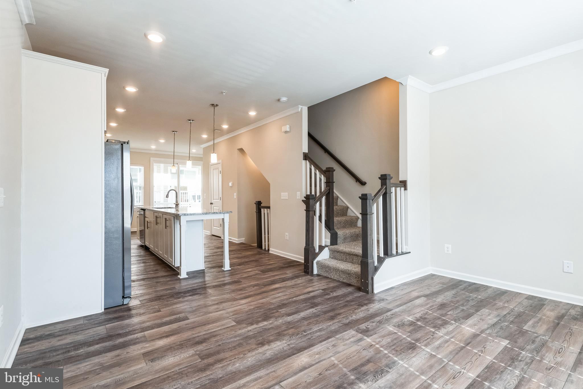 8161 TOMPKINS