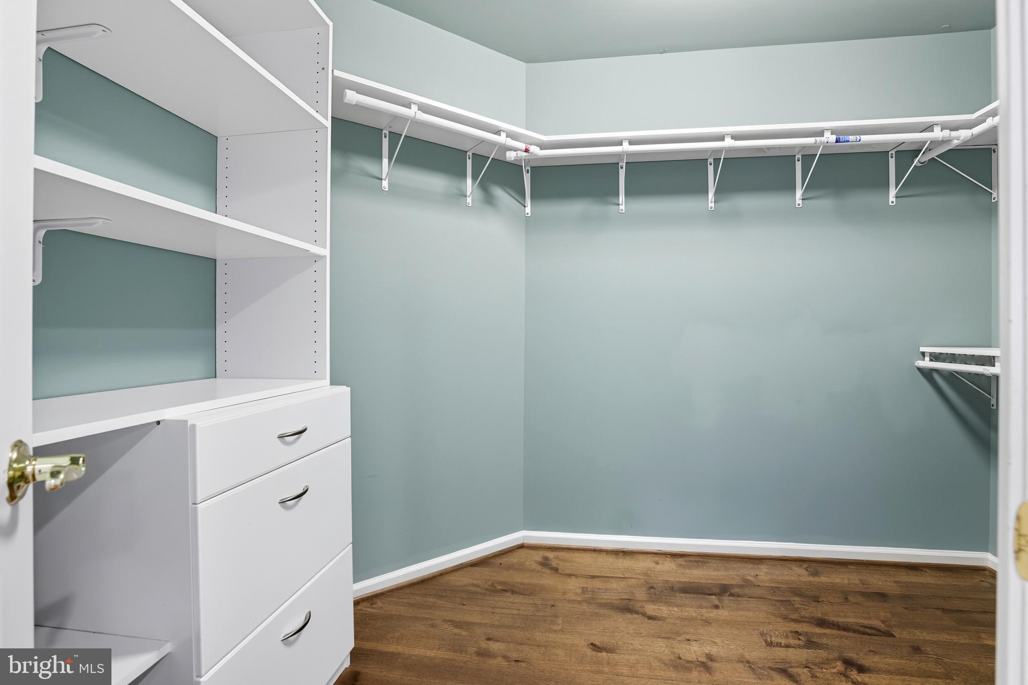 FALLSGROVE - Residential