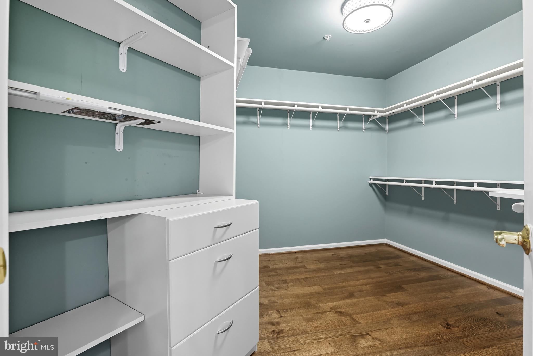 FALLSGROVE - Residential