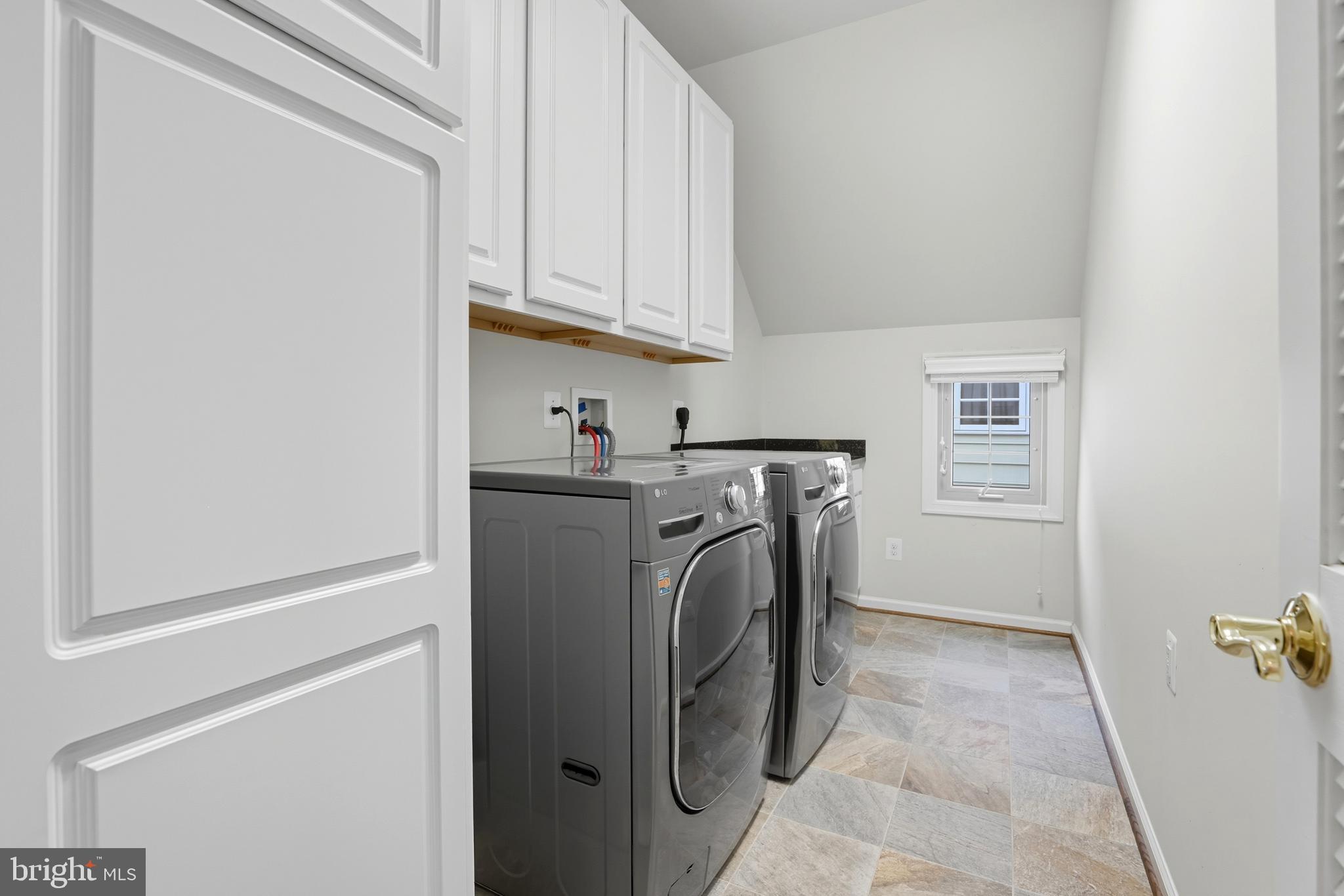 FALLSGROVE - Residential