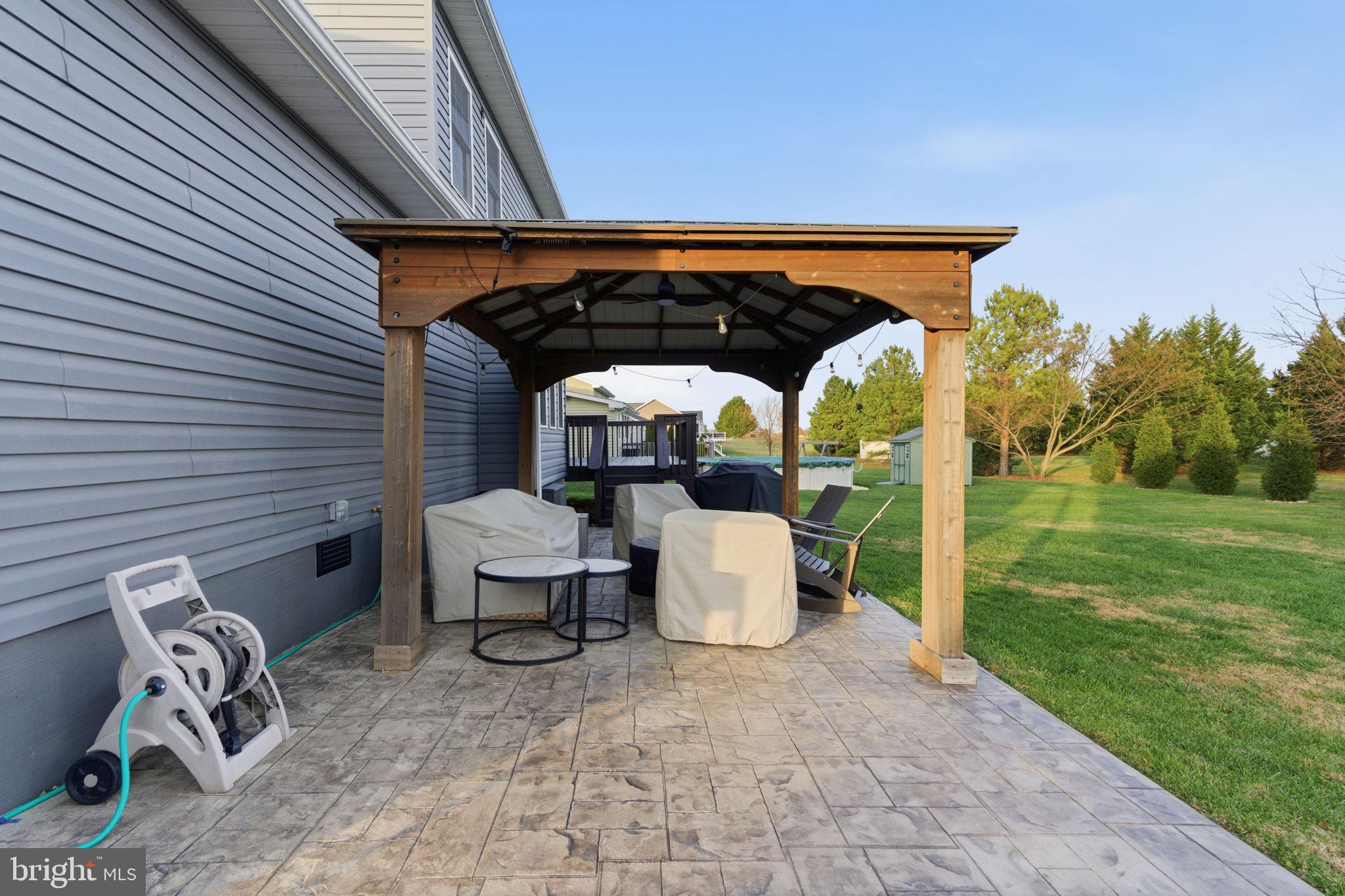 PEBBLE RIDGE - Residential