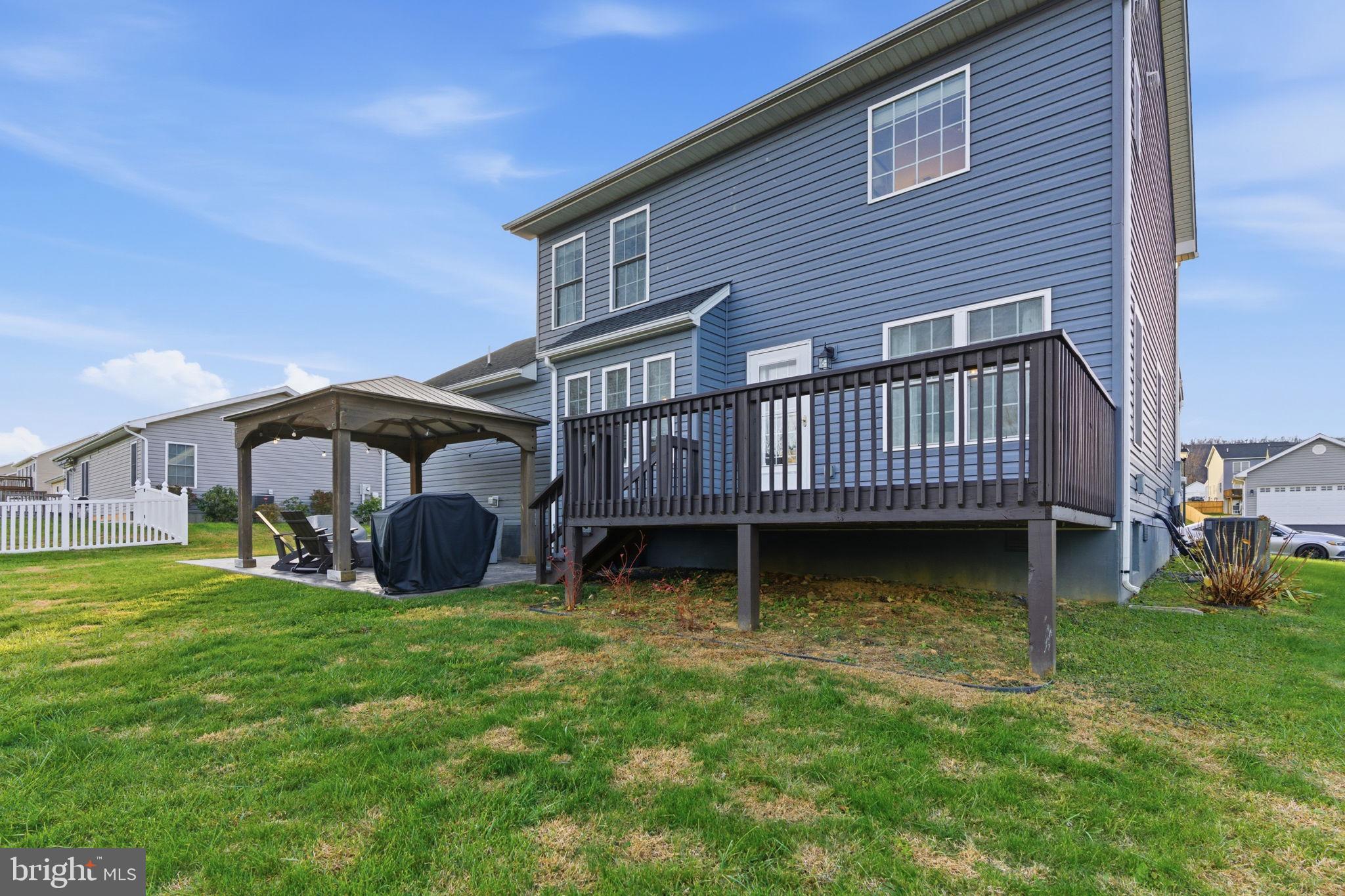 PEBBLE RIDGE - Residential