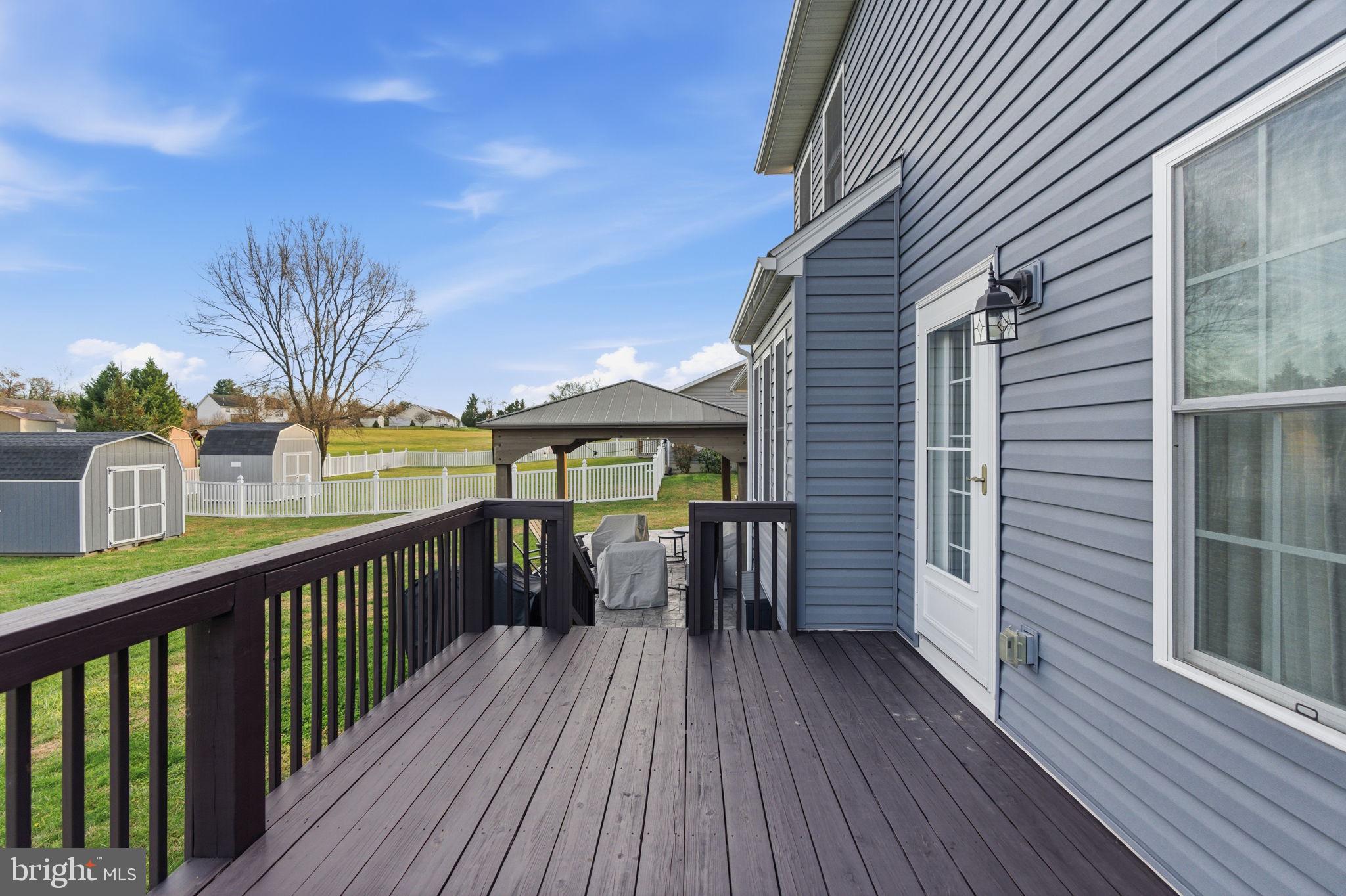 PEBBLE RIDGE - Residential