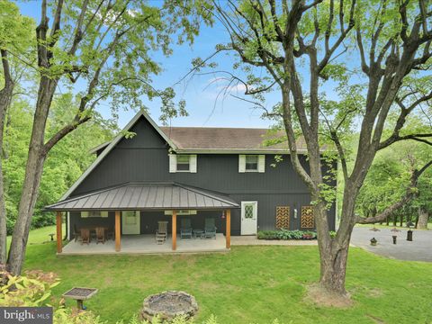 82 S MOUNTAIN ROAD ROBESONIA PA 19551