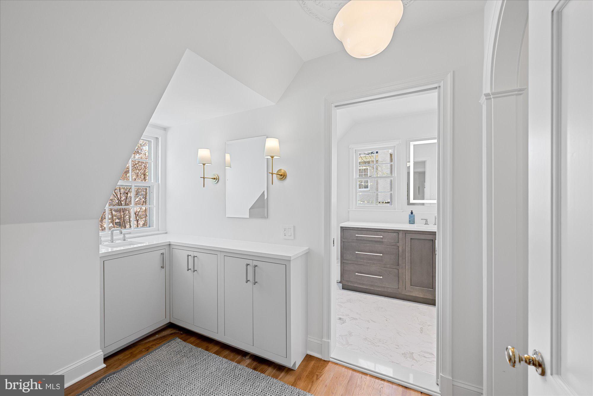 KENWOOD PARK - Residential