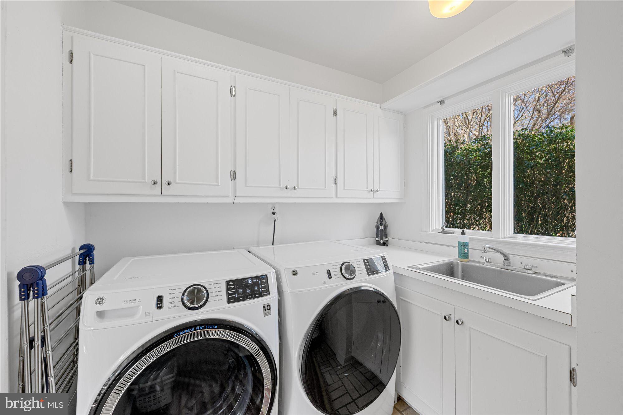 KENWOOD PARK - Residential