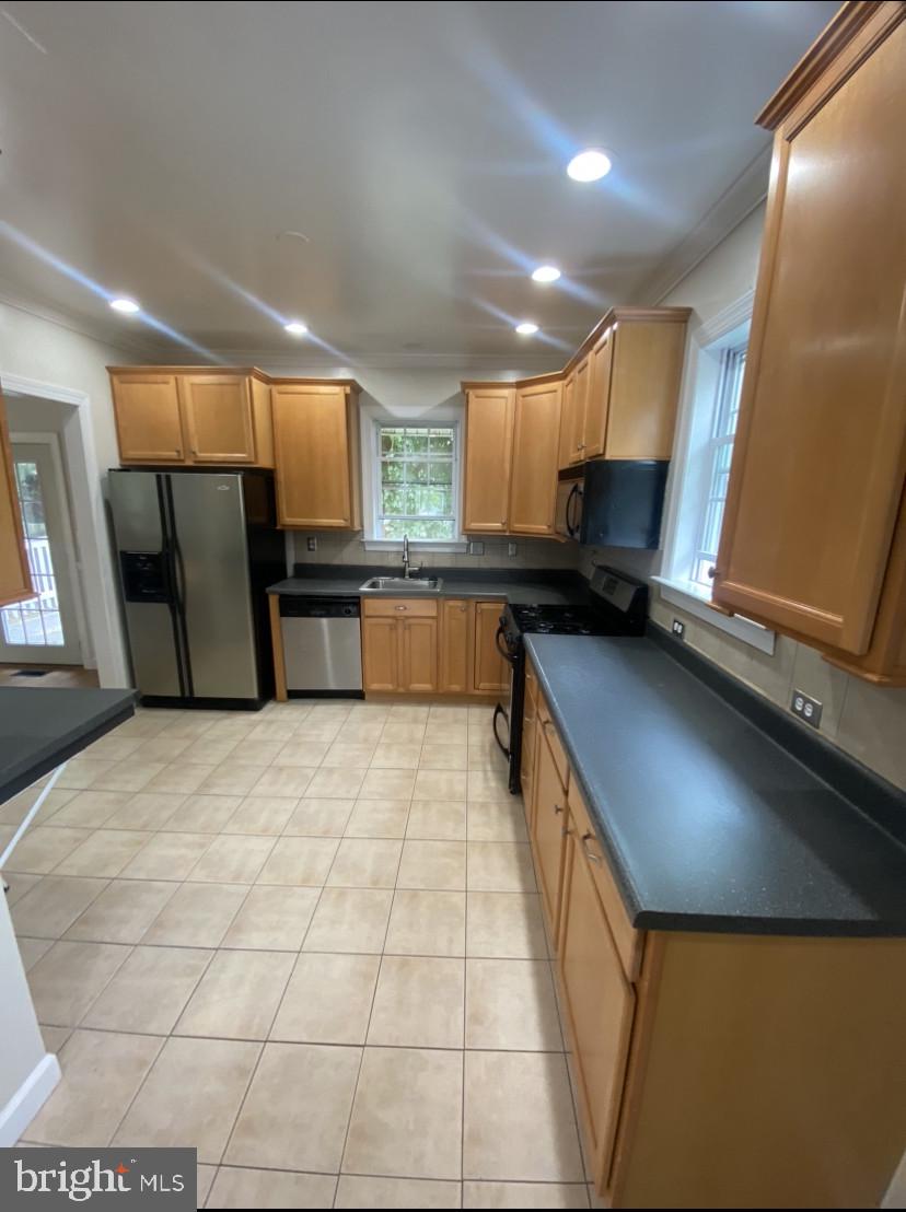 TOWSON MANOR VILLAGE - Residential Lease