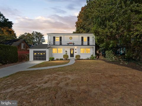 Photo of 25 N Evergreen Avenue, WOODBURY, NJ 08096 (MLS # NJGL2065514)