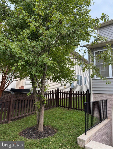 Homes For Rent - 25209 Eisenhower Drive<br/> CHANTILLY, VA 20152