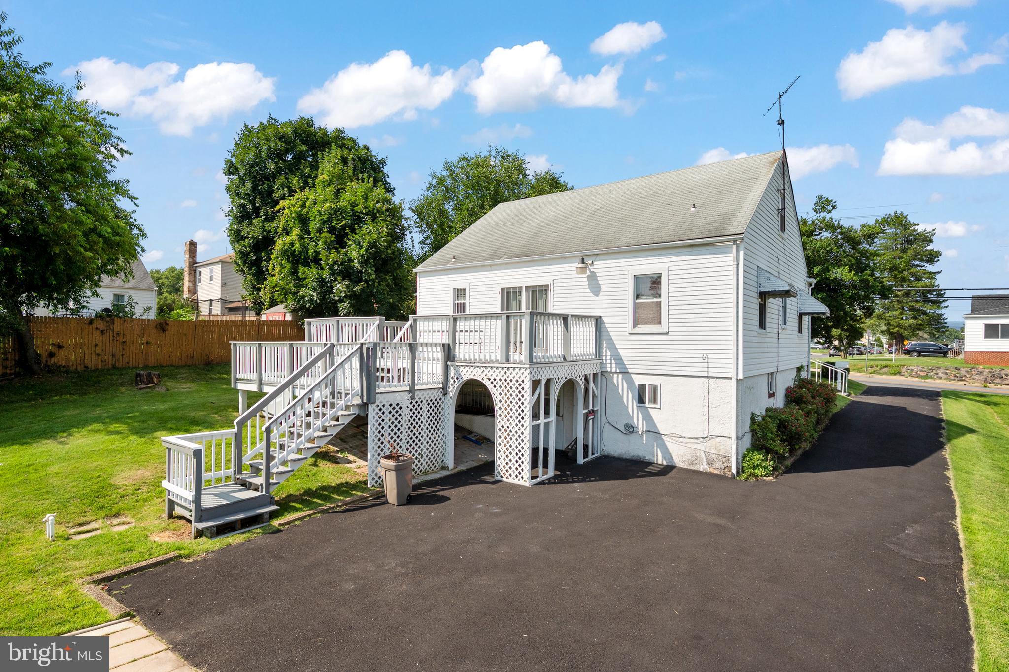 WINDSOR MILL - Residential