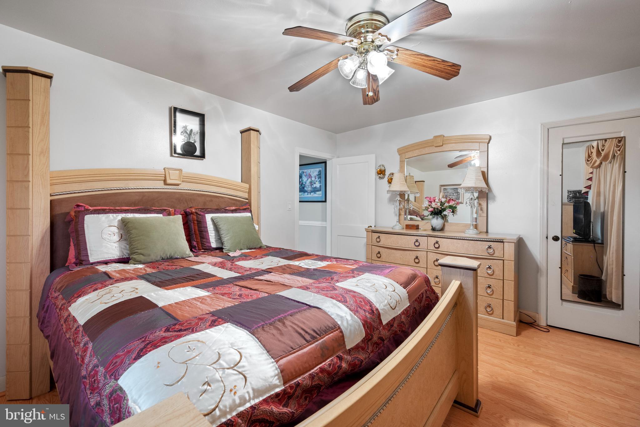 WINDSOR MILL - Residential