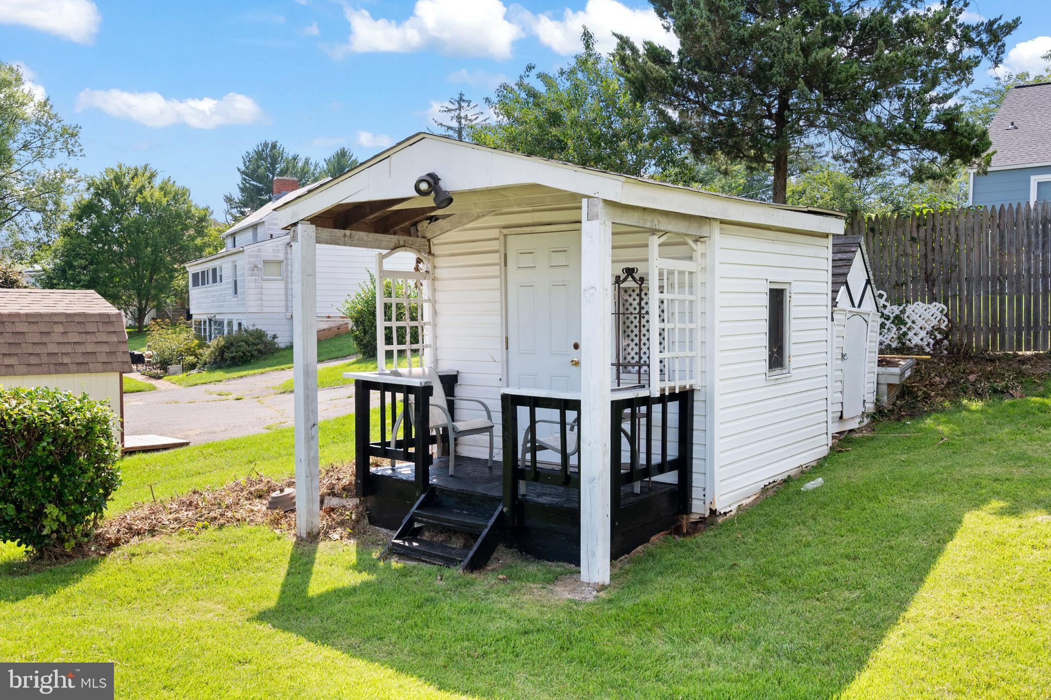 WINDSOR MILL - Residential