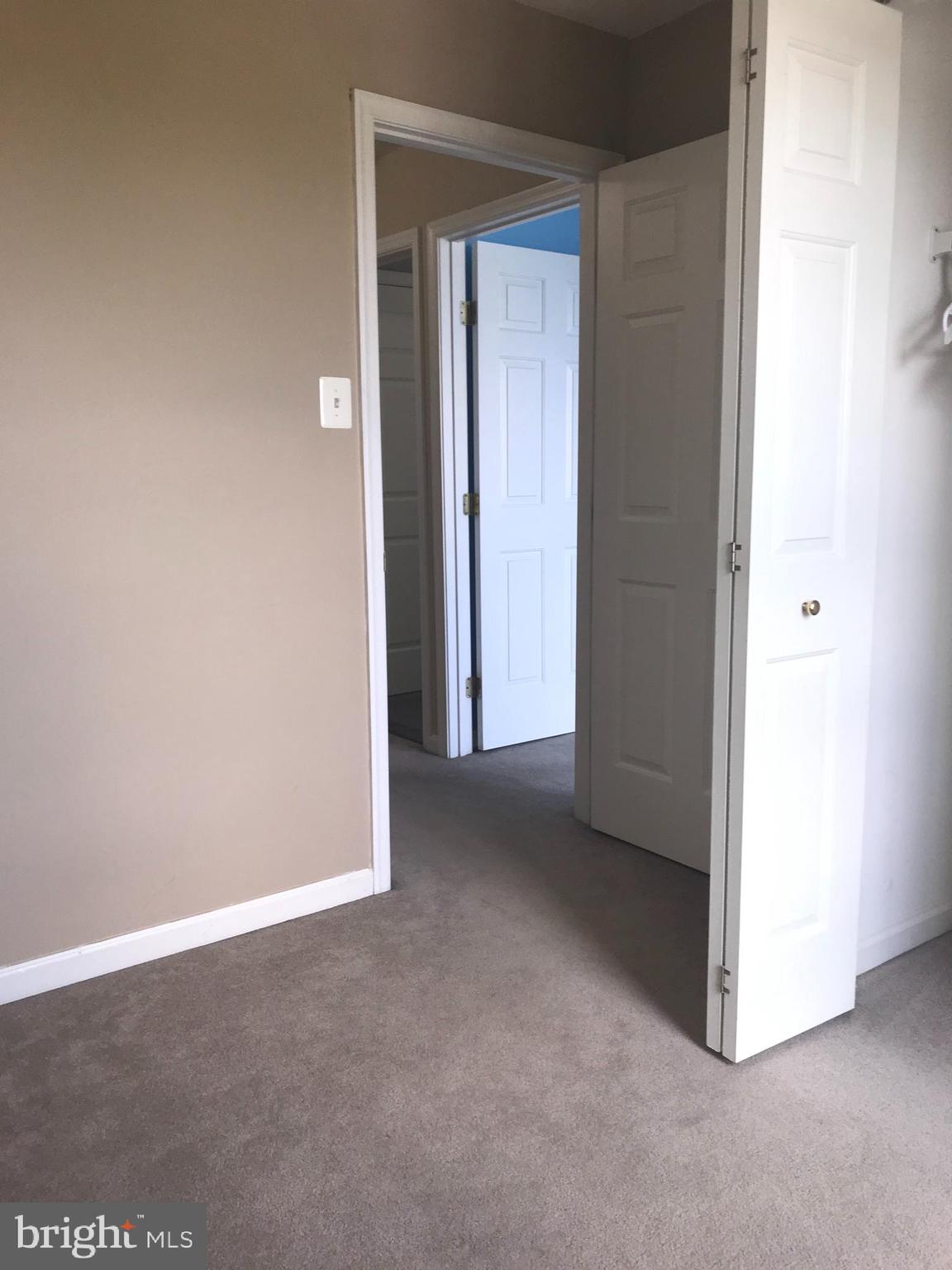 VILLAGE TOWNS - Residential Lease