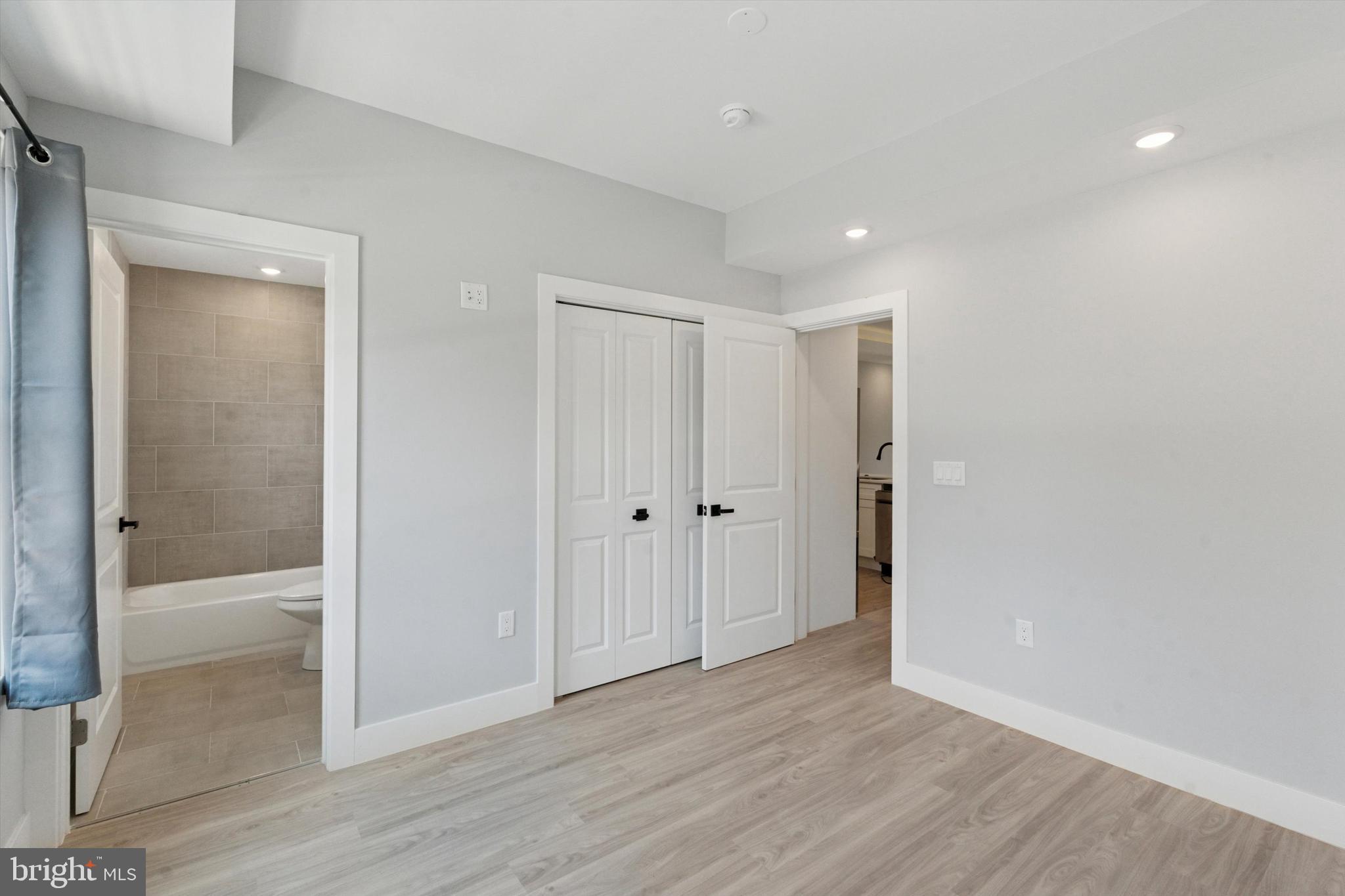 OLDE KENSINGTON - Residential Lease