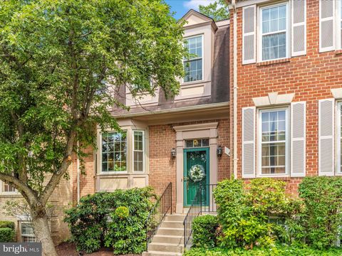 4 CEDARWOOD COURT NORTH BETHESDA MD 20852