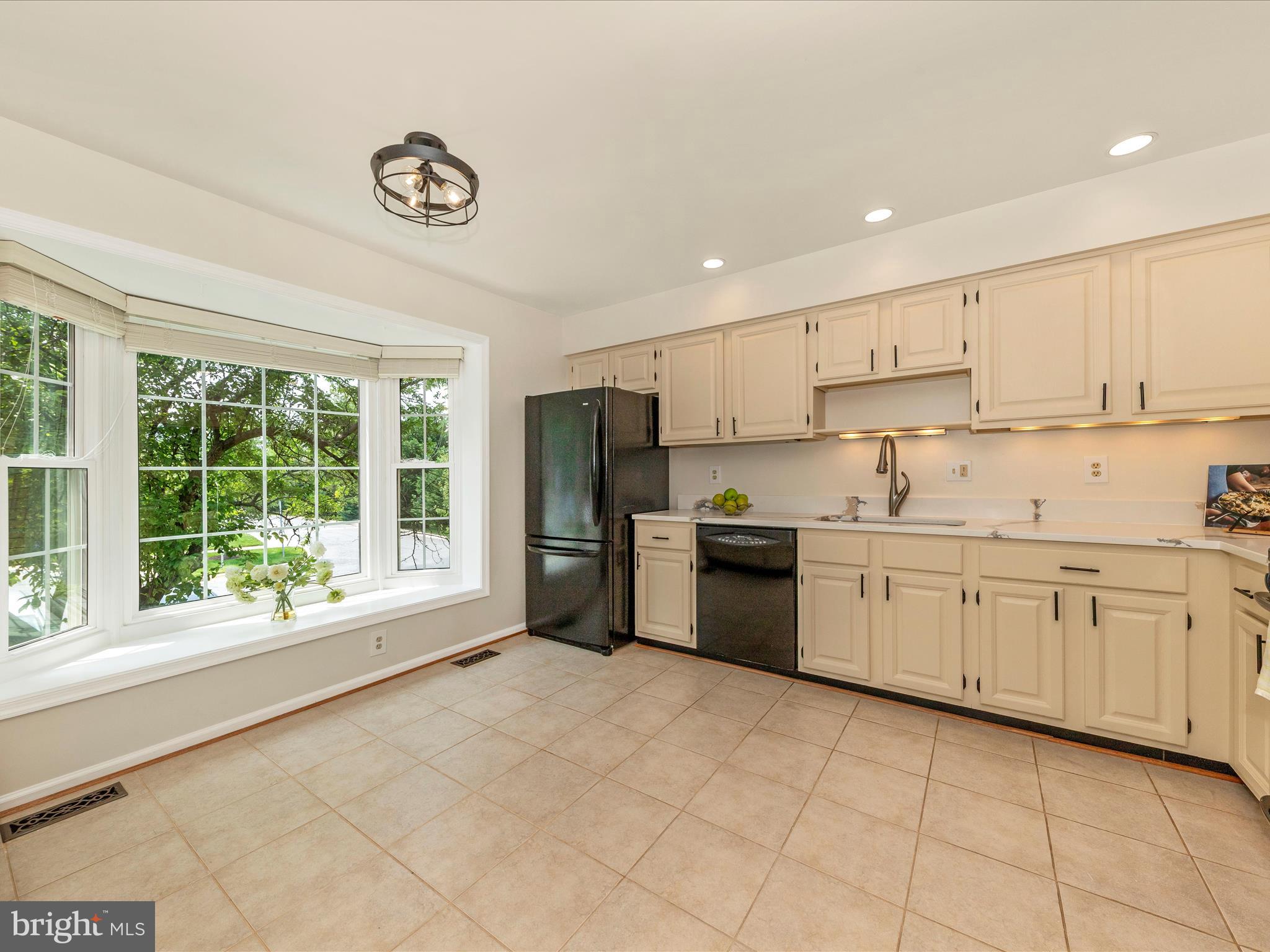 4 CEDARWOOD COURT