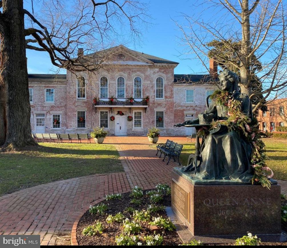 CENTREVILLE HEIGHTS - Residential