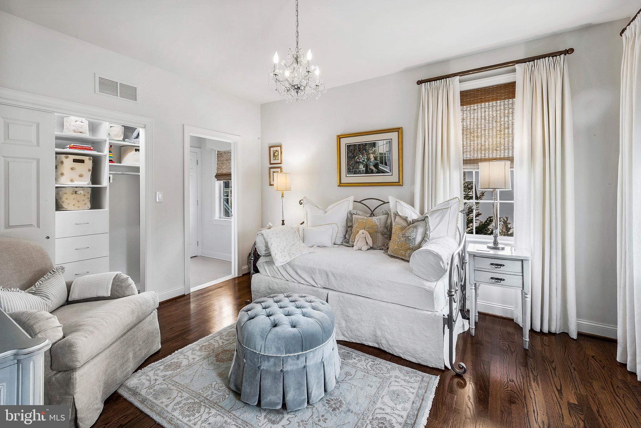 RADNOR WALK - Residential