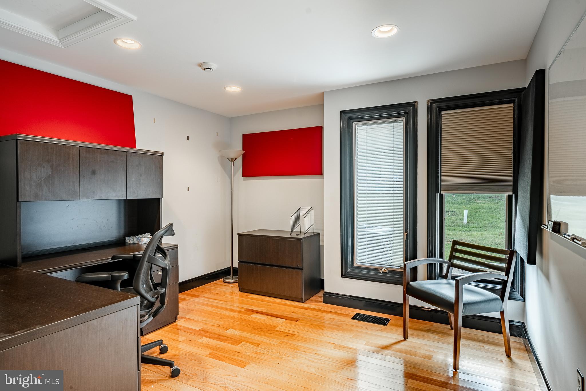 VALLEY FORGE COMMONS - Commercial Sale