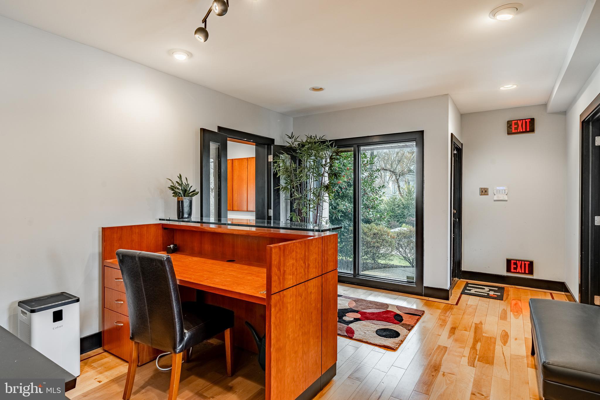 VALLEY FORGE COMMONS - Commercial Sale