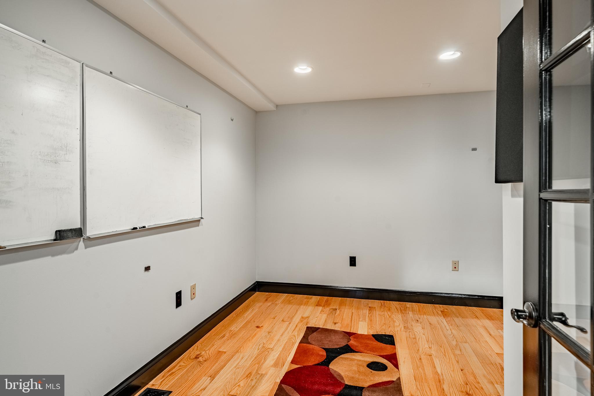 VALLEY FORGE COMMONS - Commercial Sale