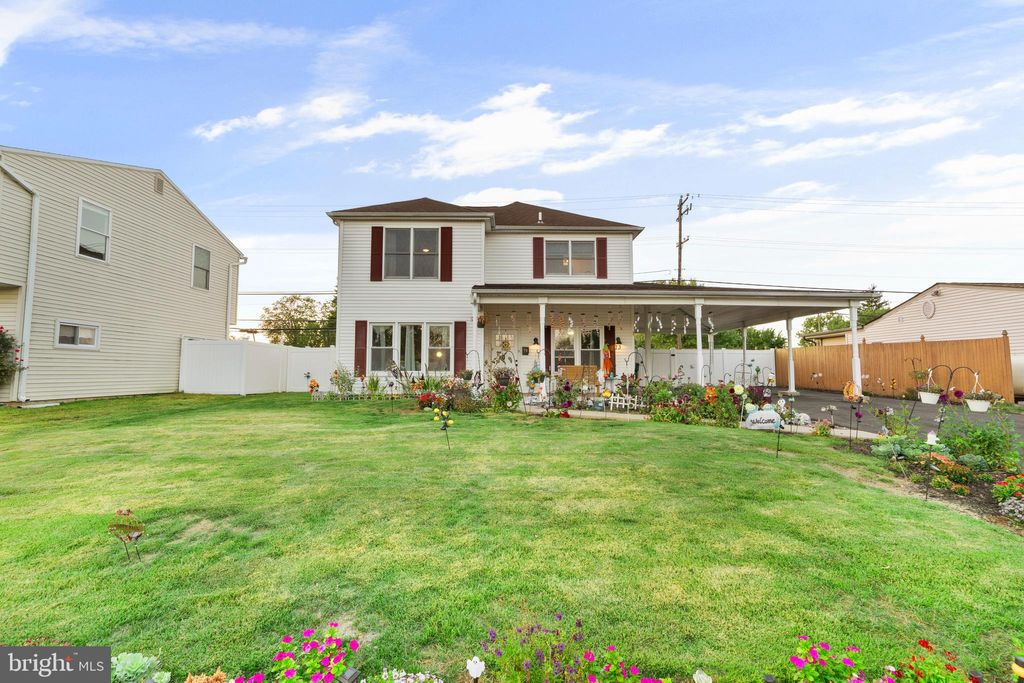 Photo of 73 Graystone Lane, LEVITTOWN, PA 19055 (MLS # PABU2106826)