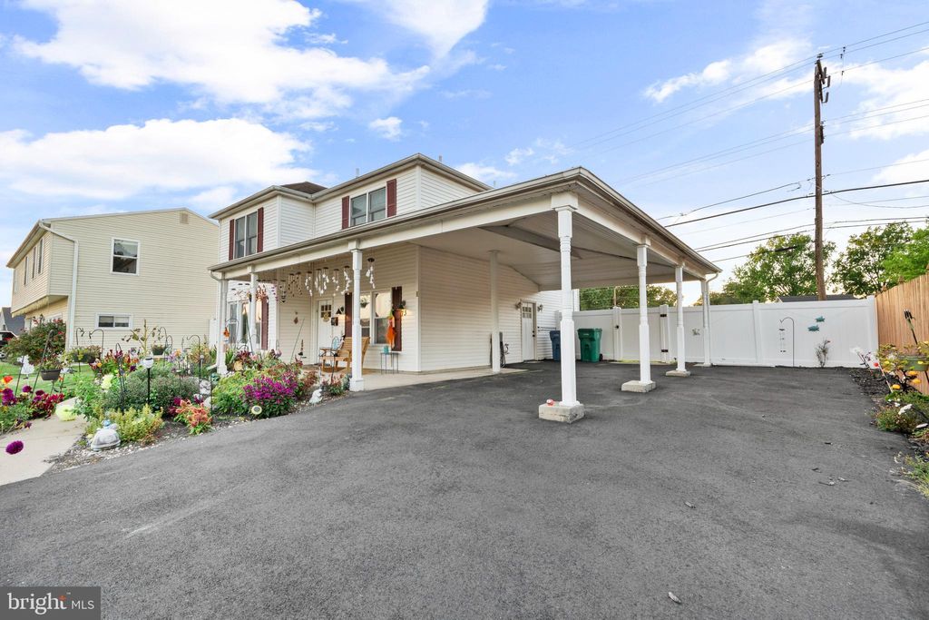 Photo of 73 Graystone Lane, LEVITTOWN, PA 19055 (MLS # PABU2106826)