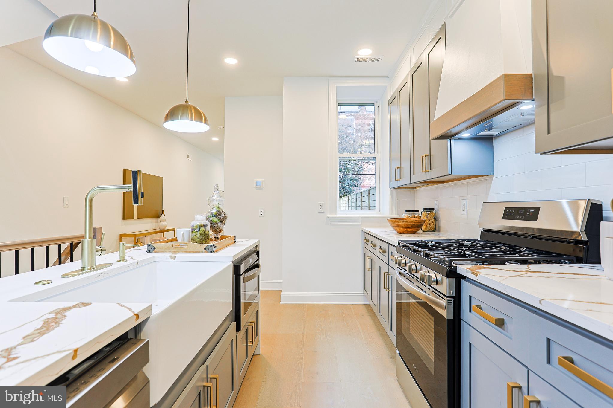 PHILADELPHIA - Residential