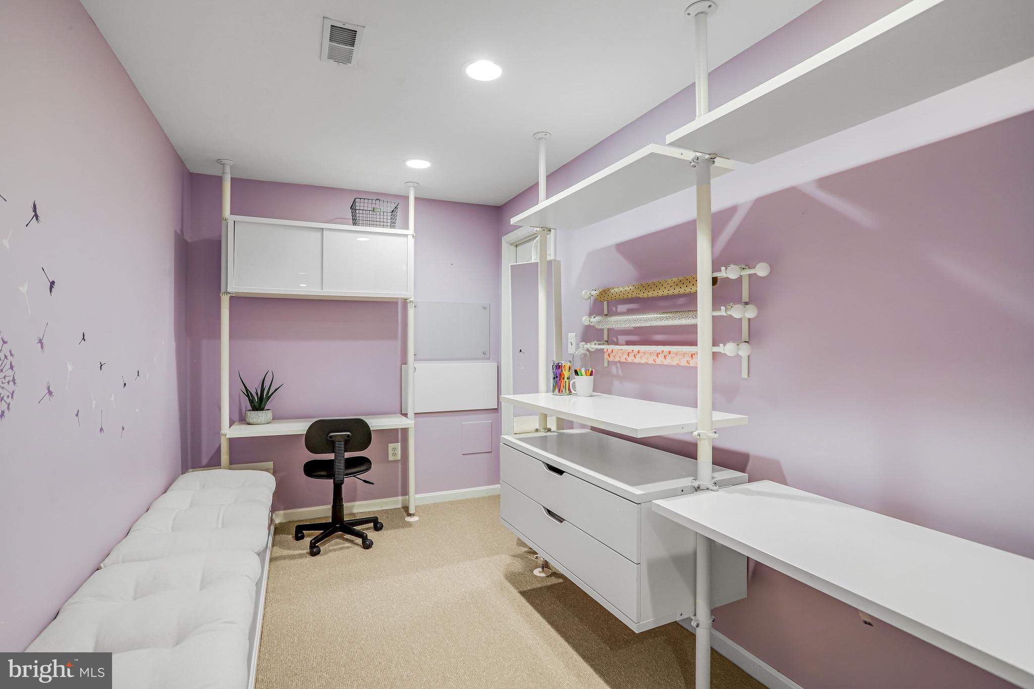 BROADLANDS - Residential