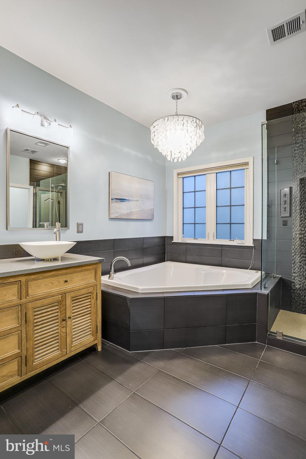 BROADLANDS - Residential