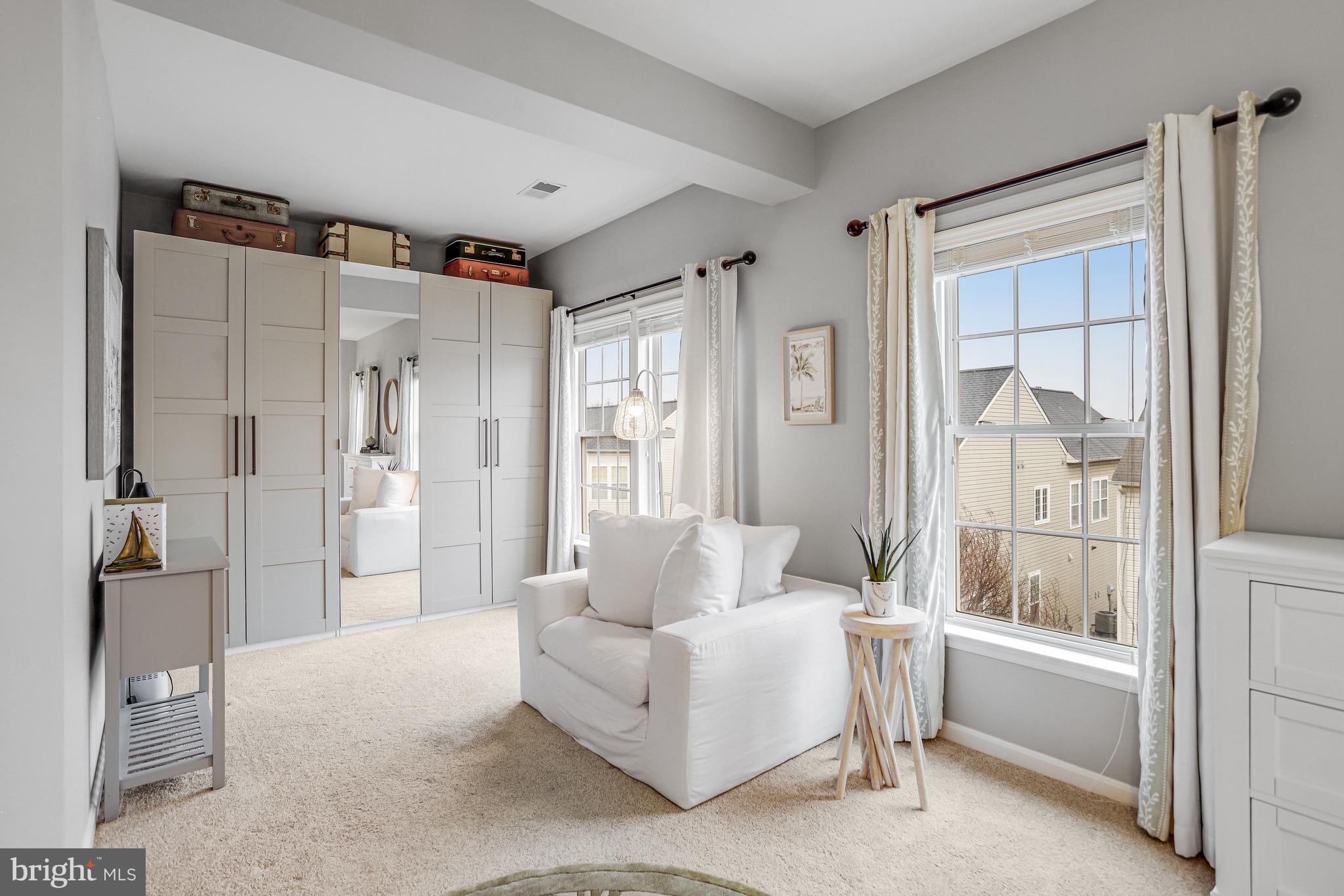 BROADLANDS - Residential