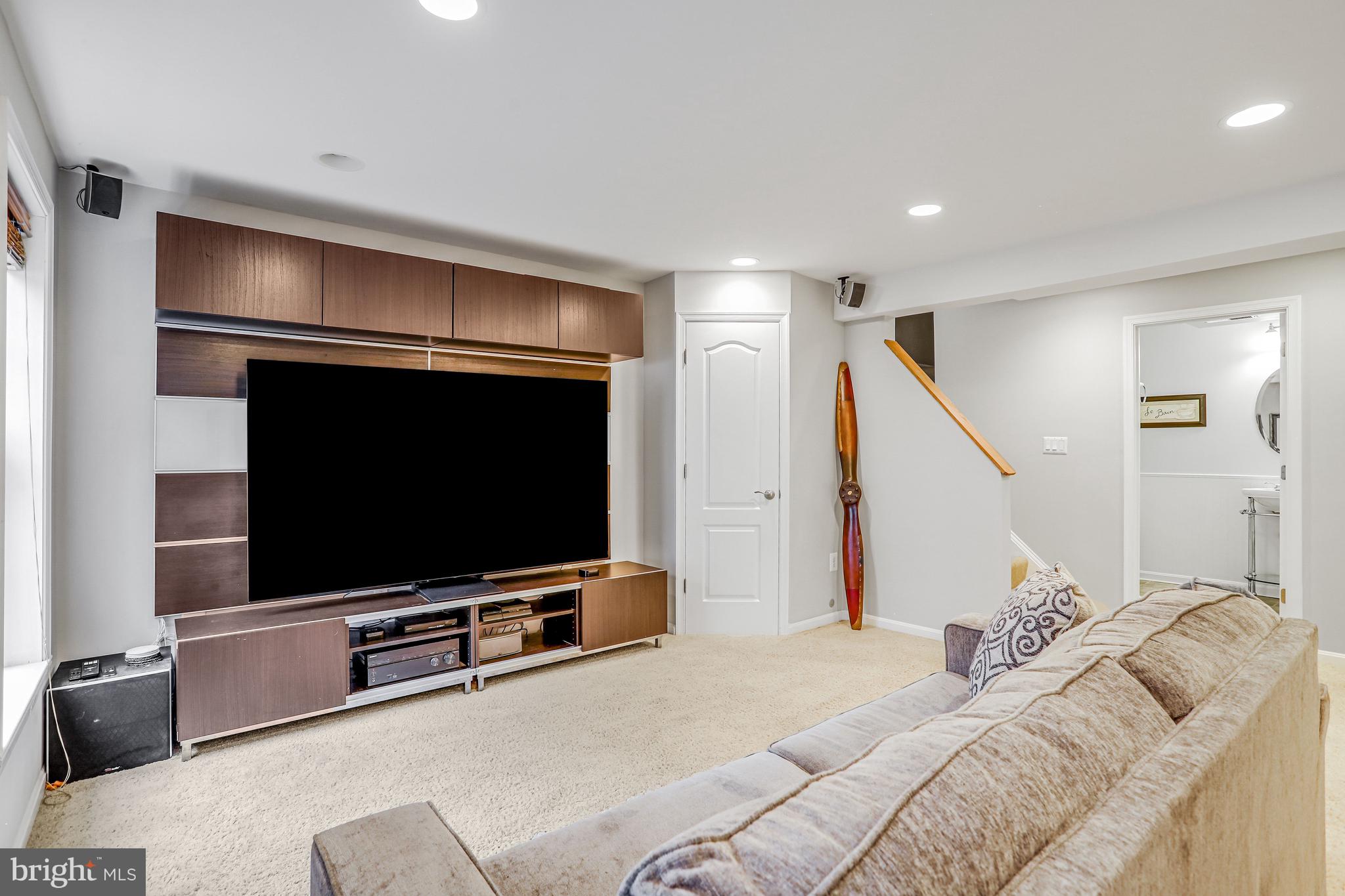 BROADLANDS - Residential