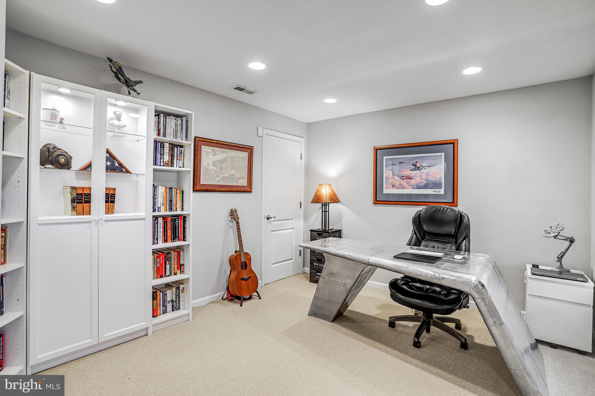 BROADLANDS - Residential