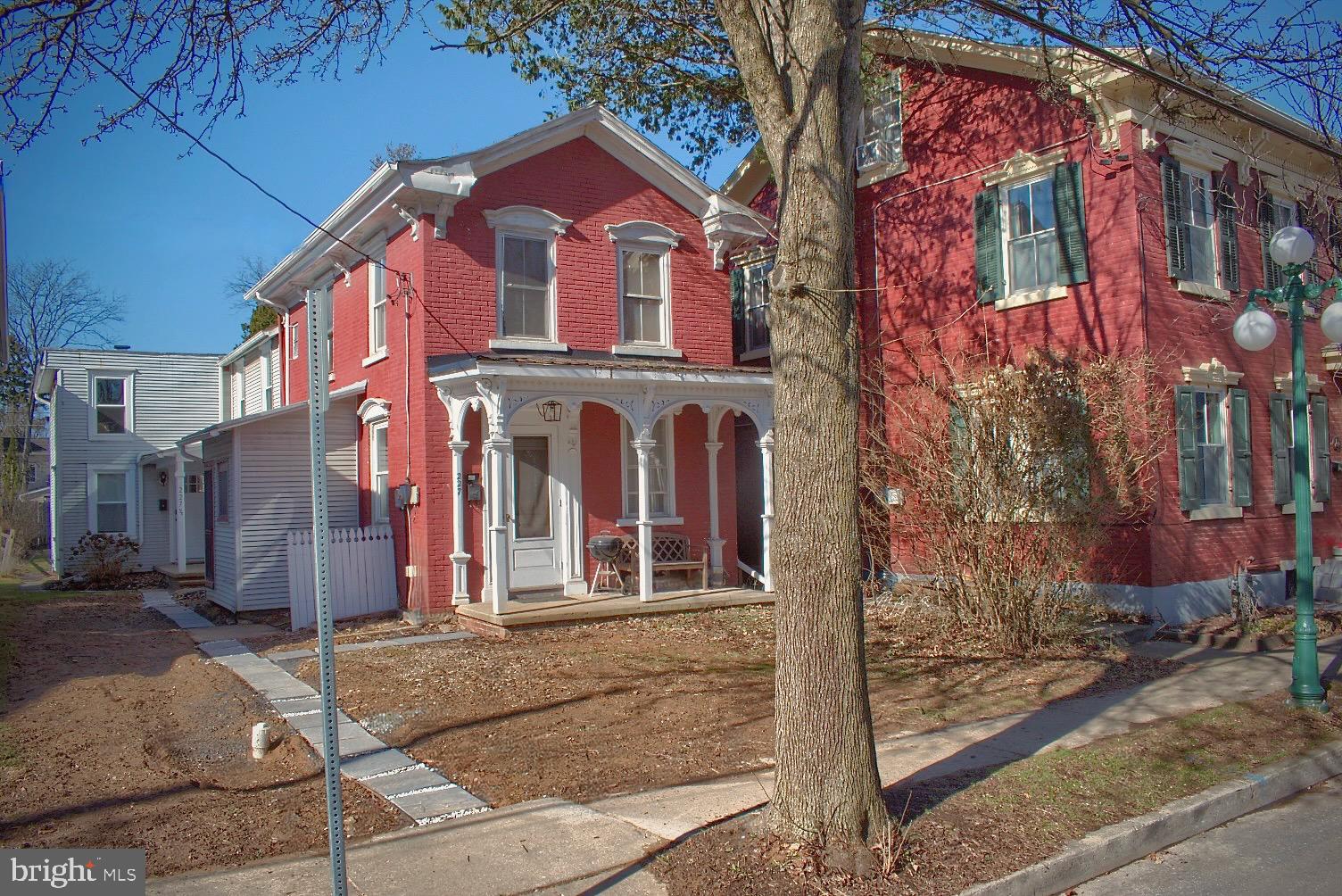 227 2ND STREET N