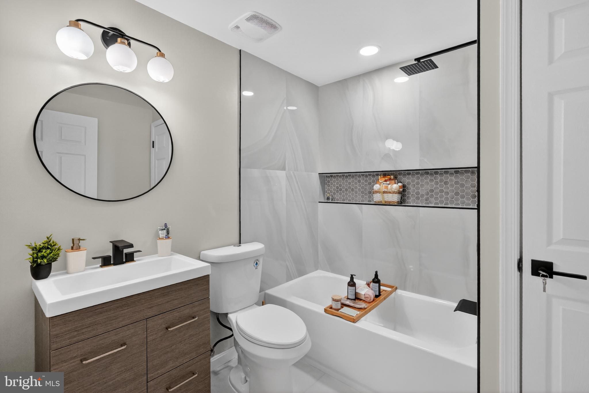 MILESTONE TOWNHOUSES - Residential