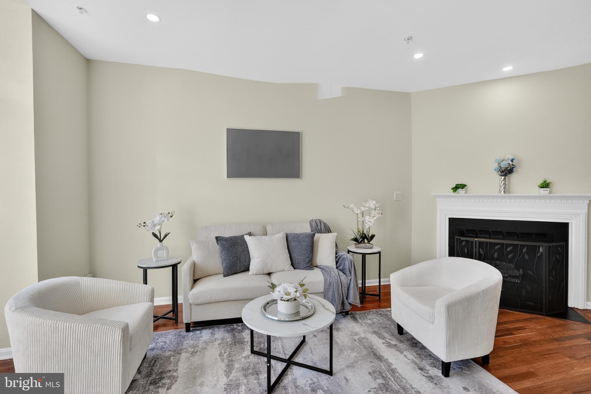 MILESTONE TOWNHOUSES - Residential