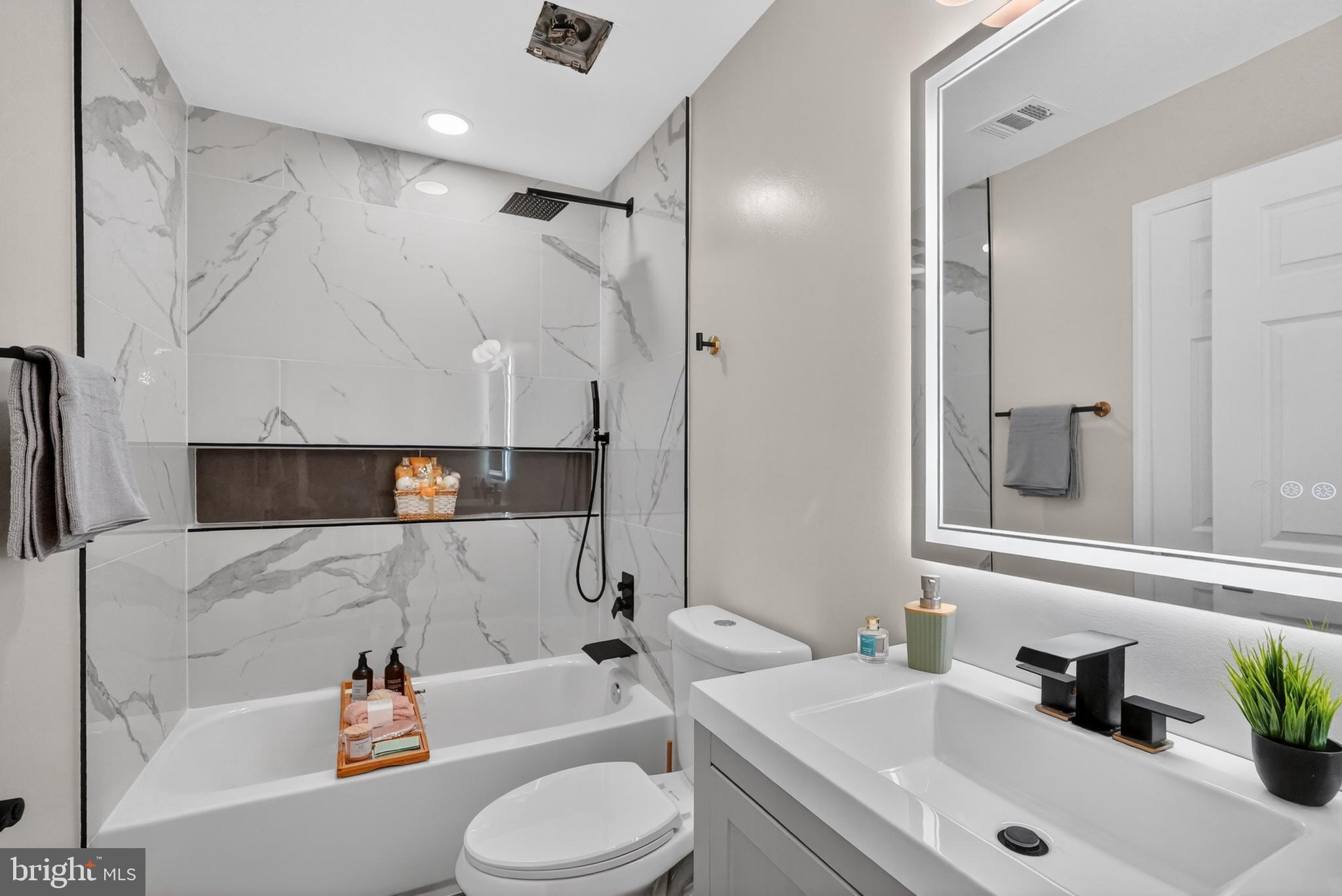 MILESTONE TOWNHOUSES - Residential