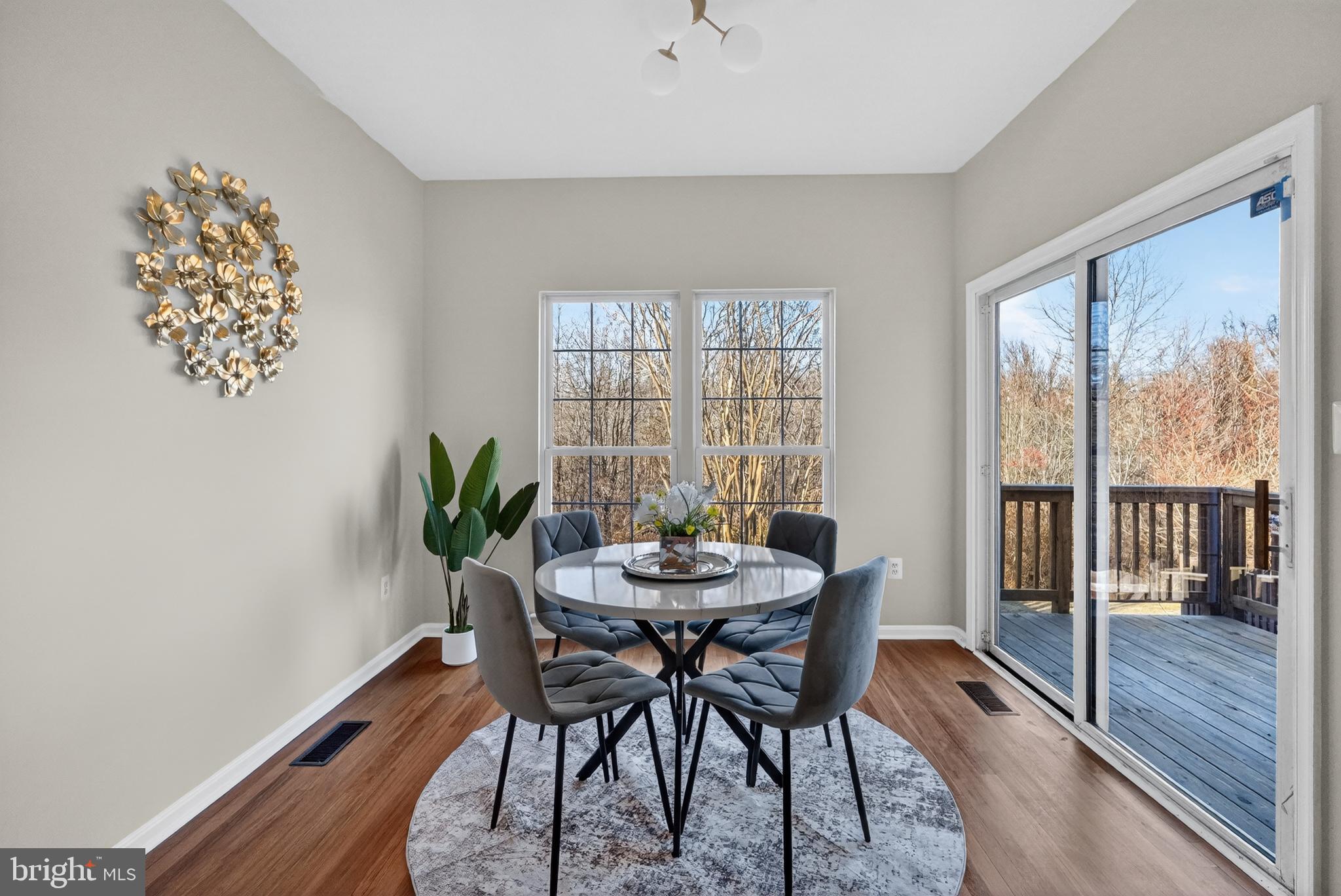 MILESTONE TOWNHOUSES - Residential