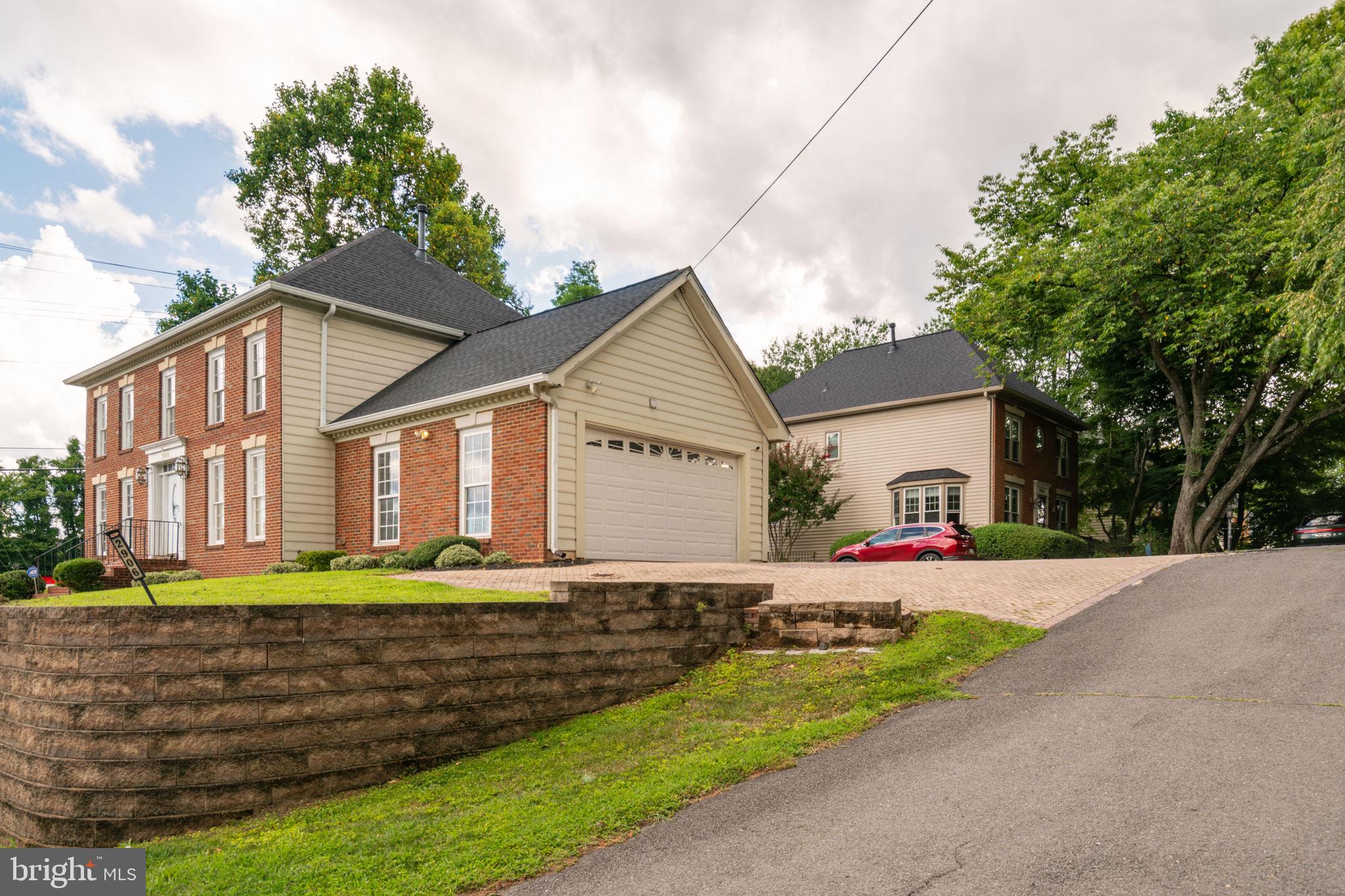 2906 CEDAR LANE
