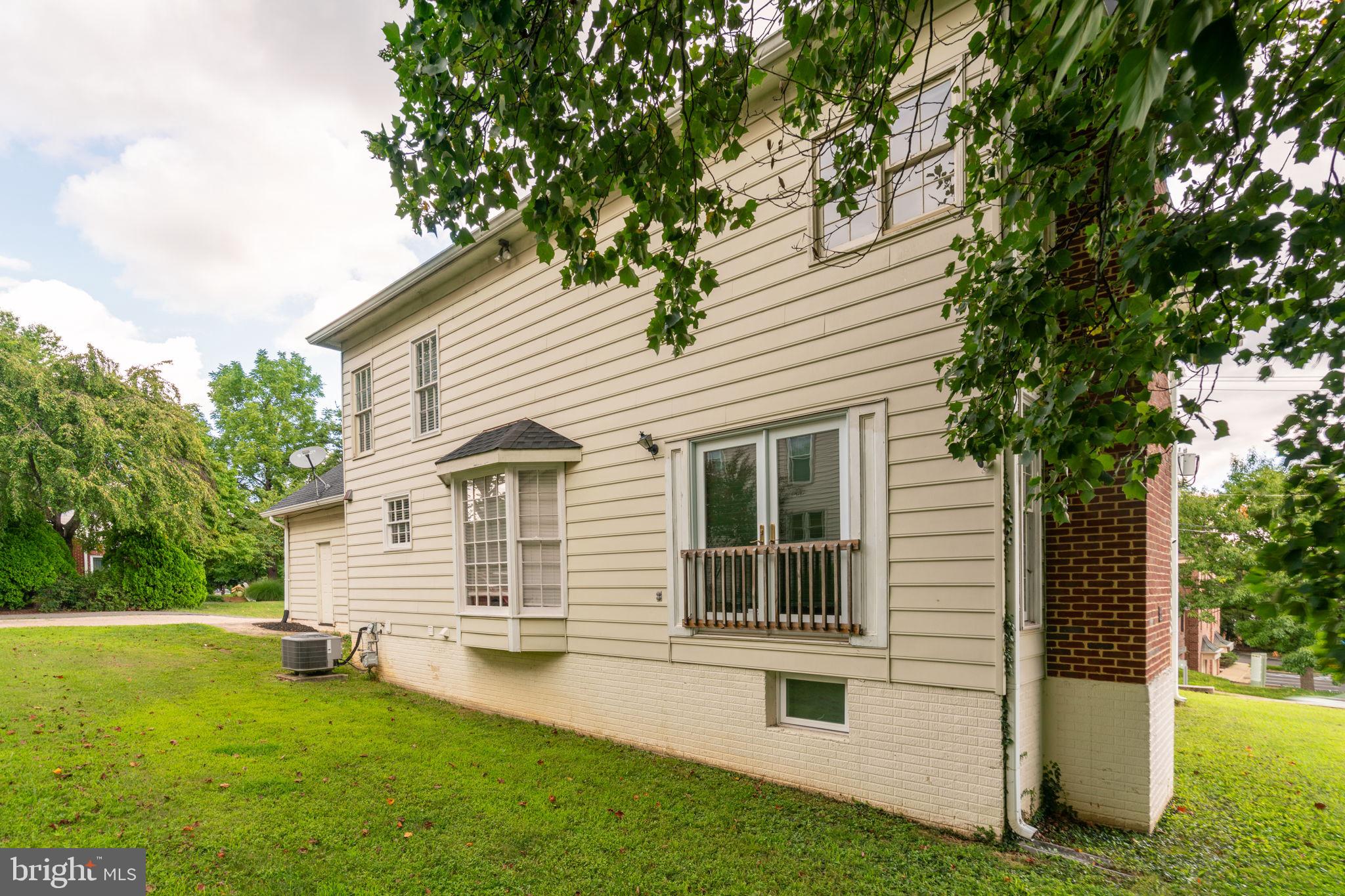 2906 CEDAR LANE