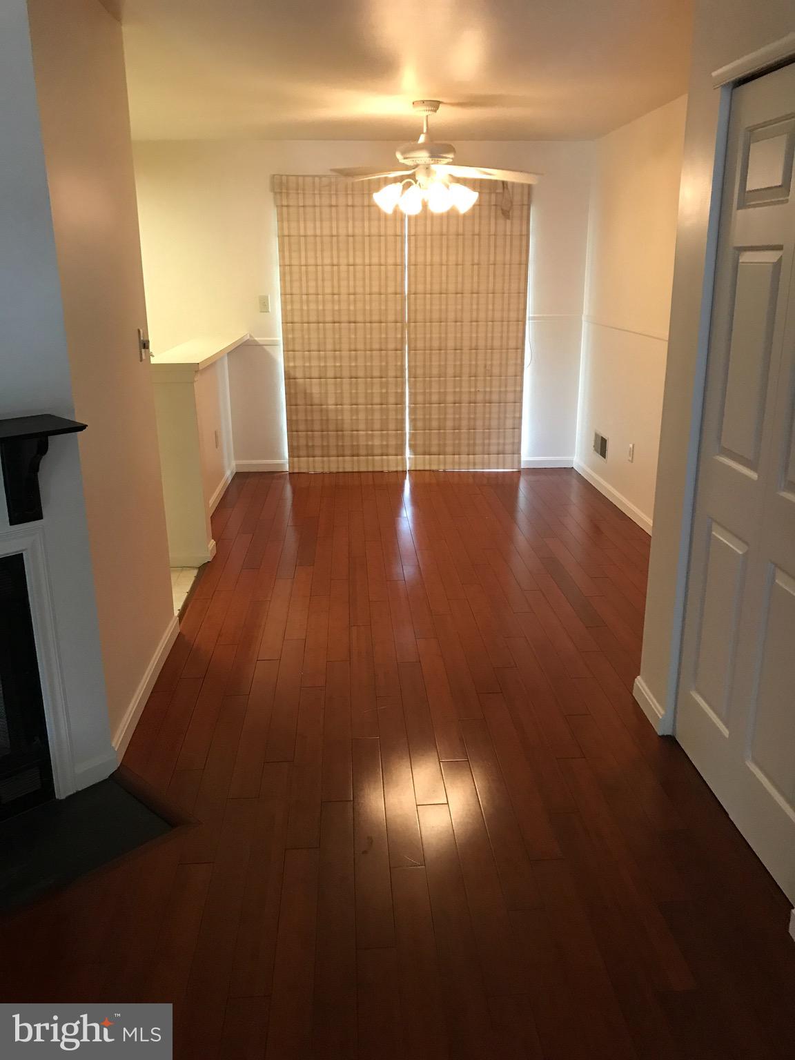 Great ‘Seven Oaks’ condo. Located across from the Wyomissing Movie Theater and within walking distance to Penn State Berks Campus and Grings Mill park and recreation area. There’s plenty of shopping nearby! Fully-equipped with a refrigerator, dishwasher, disposal, and microwave. There’s a large laundry room located next to the kitchen with a washer and dryer.
Features
Central AC/Heat (Heat Pump)
FULL-SIZE WASHER/DRYER INCLUDED
HOA takes care of mowing, landscaping, and snow removal
Residential ONLY
This is a non smoking community.