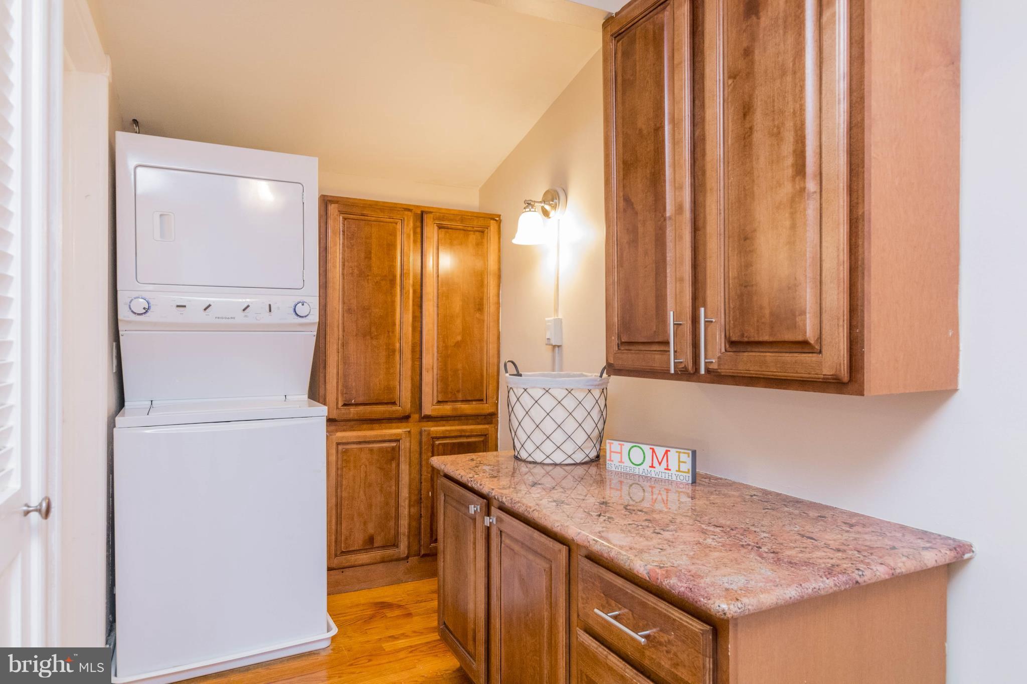 HAMPTON - Residential