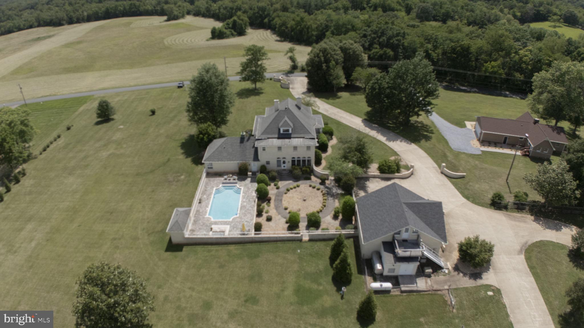 4059 LOWRY RD.